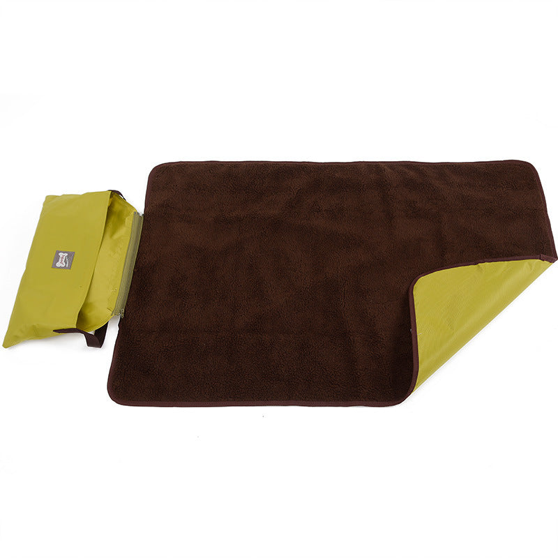 Outdoor Waterproof Portable Pet Blanket – Folding Warm Blanket for Dogs & Cats